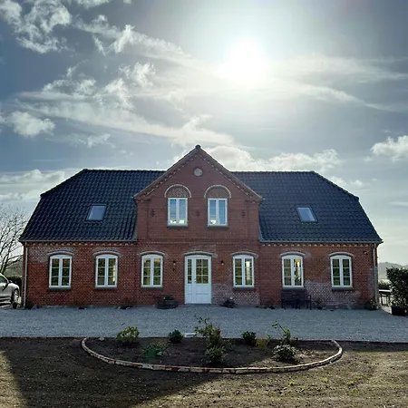 Historic Charm Meets Modern Luxury And Unique View * Nordenbro Vesteregn